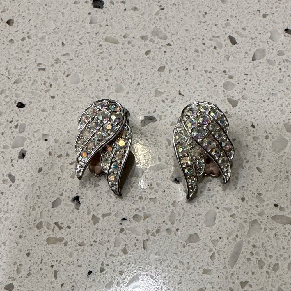 Sarah Coventry VINTAGE Elegant Silver-Tone AB Rhinestones Clip On Wings Earrings